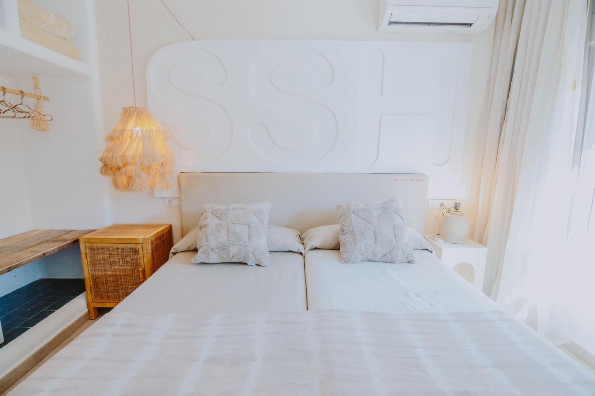 Secret Oasis Ibiza-Only Adults Aparthotel Sant Antoni de Portmany Exterior foto