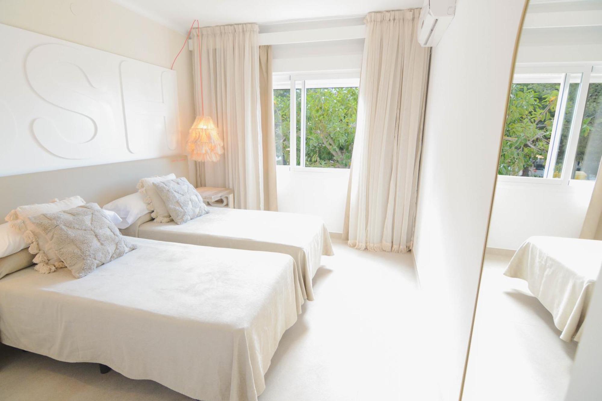 Secret Oasis Ibiza-Only Adults Aparthotel Sant Antoni de Portmany Exterior foto